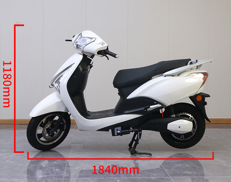 A055 12inch 700/900W 65km/H Speed Scooter Adult Electric Moped with Pedals