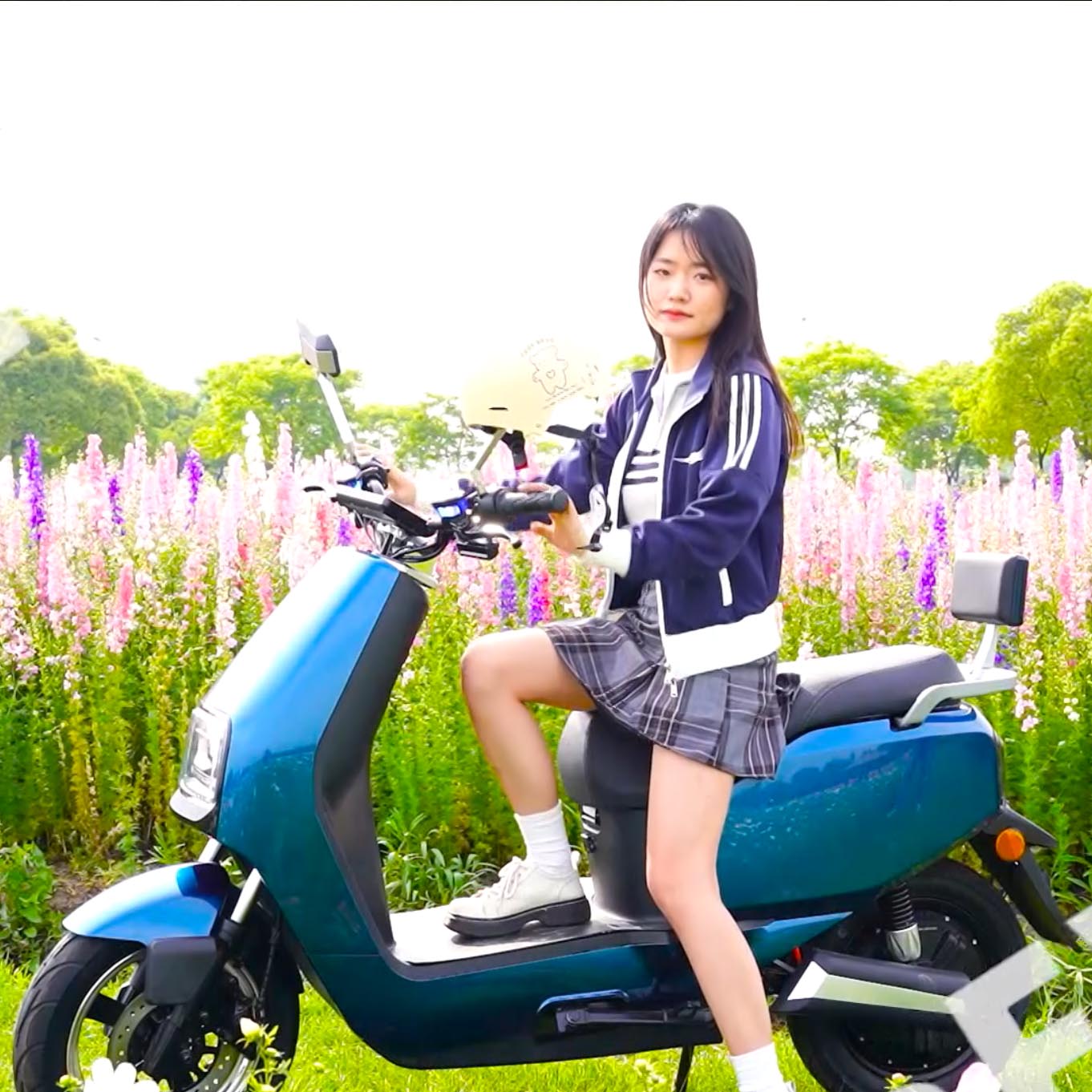 A120 12inch Electric Scooter Supplier 700/900W 55km/H Speed Electric Motorcycle Chinese Manufacturer