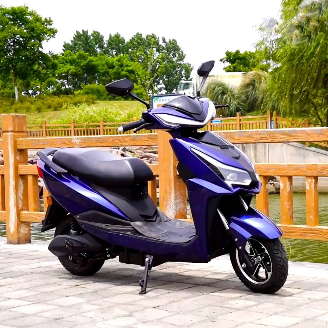 A009 10/12inch 600W/800W 50km/H Speed Electric Moped Wuxi factory
