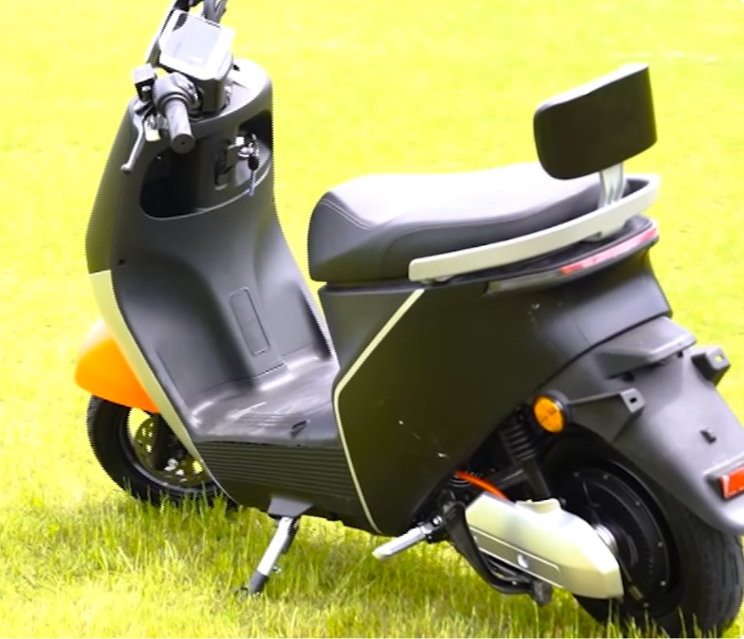 A200 10inch 600/800W 50km/H Speed Low Price Wholesale 72V Electric Motorbike